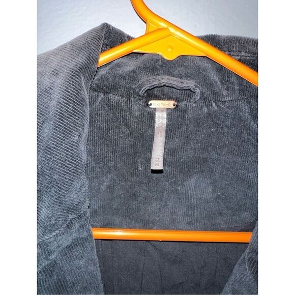 Free People Women's Corduroy Jacket 2 Button Closure Sz M Charcoal Black - Picture 3 of 4